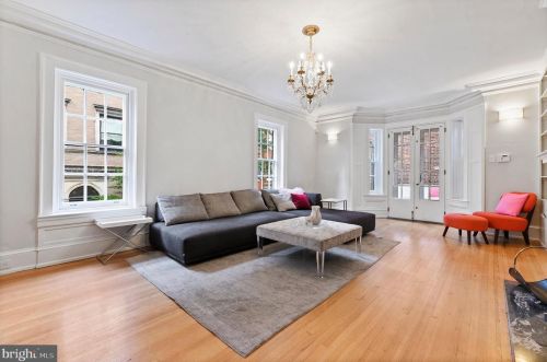 326 21 St, Philadelphia PA 19130-3237 exterior