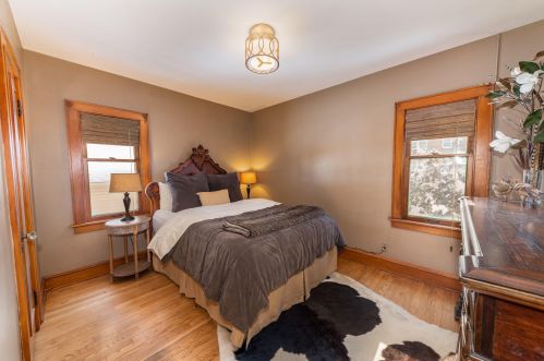 2722 Lefeber Ave, Milwaukee WI 53210-1140 exterior