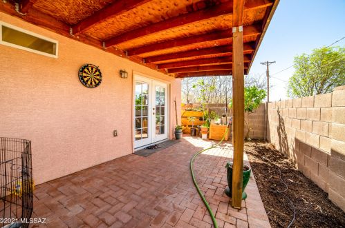 7325 Cross Ridge Pl, Tucson AZ  85710-6075 exterior