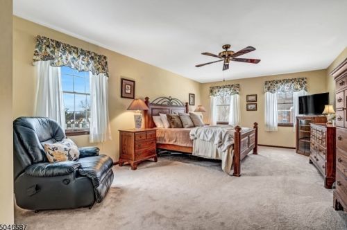 14 Muirfield Ln, Bridgewater NJ 08807-1268 exterior