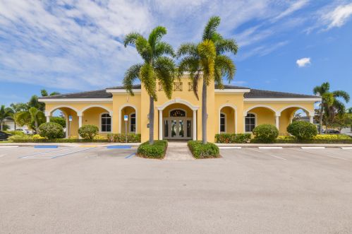 6117 Kendra Ln, Fort Pierce FL 34983-4140 exterior