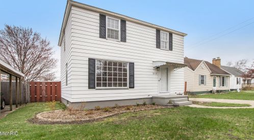 2113 Norman Ave, Meskegon MI  49441-3461 exterior