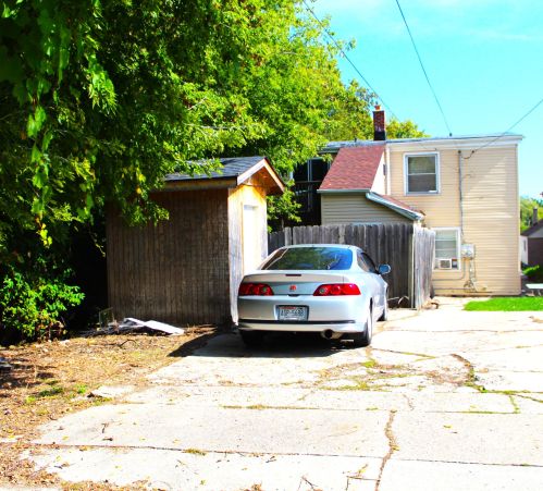 705 57th St, Milwaukee, WI 53214-3332