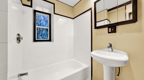 2743 Avers Ave, Chicago IL 60805-1436 exterior