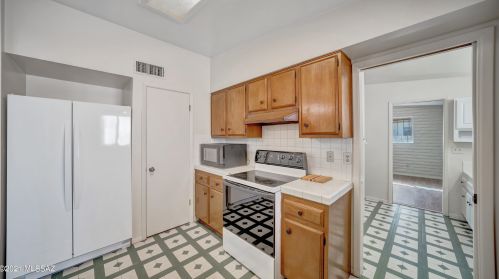 726 Abrego Dr, Green Valley AZ 85614-1504 exterior