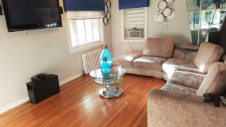 6 Essex Pl, Valley Stream NY  11580-2304 exterior