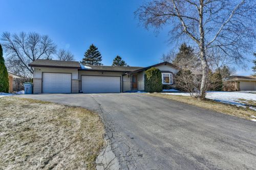 7143 98th St, Milwaukee, WI 53224-4507