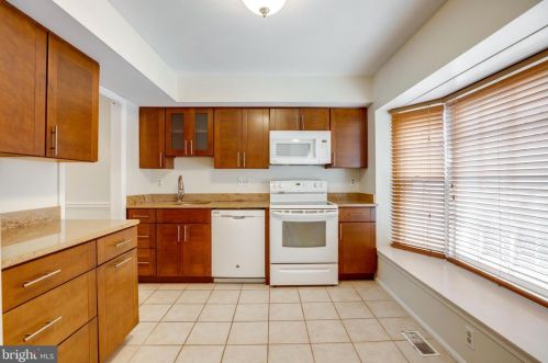 7 Grace Church Ct, Silver Spring MD  20910-2161 exterior