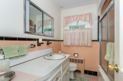 595 Randolph St, Canton MA 02021-1321 exterior