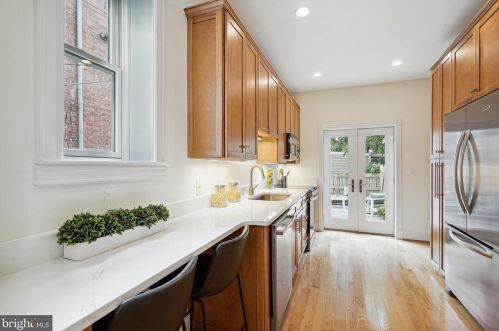 921 E St, Washington DC 20003-2845 exterior