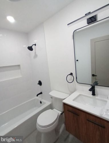 3018 9th St, Philadelphia PA  19133-2027 exterior