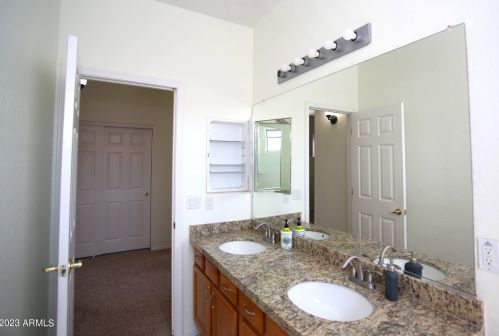 2181 Westchester Dr, Chandler AZ 85249-4687 exterior