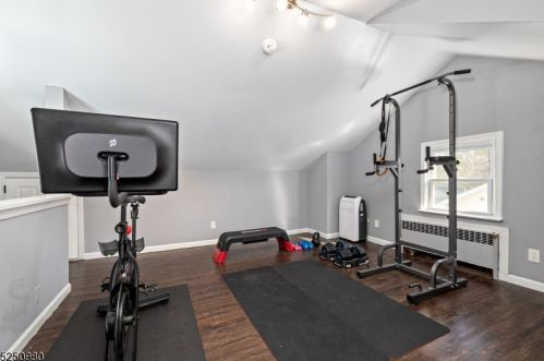 24 Hilton Ave, Maplewood NJ  07040-2921 exterior