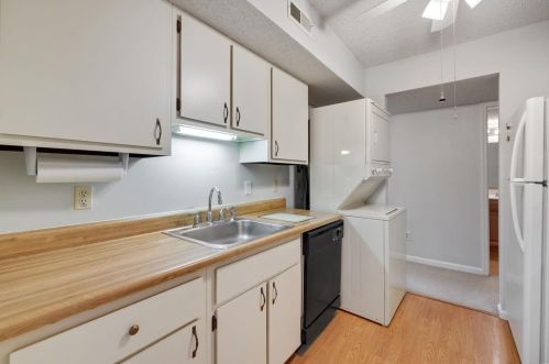 1518 Swallow Dr, Saint Louis MO 63144-1620 exterior