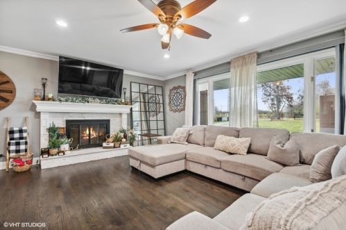 4018 Dean St, Bull Valley IL 60098-3815 exterior