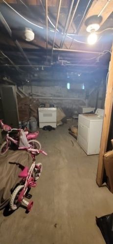 189 Logee St, Woonsocket RI 02895-6060 exterior