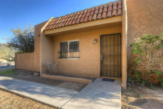 801 Cochise Dr, Phoenix AZ  85020-1544 exterior