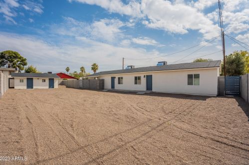 5039 18 Ave, Phoenix AZ 85015-6121 exterior