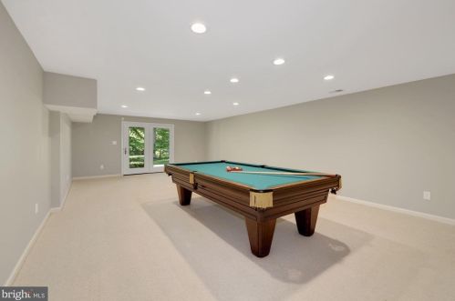 10028 Avenel Farm Dr, Rockville MD  20854-5412 exterior