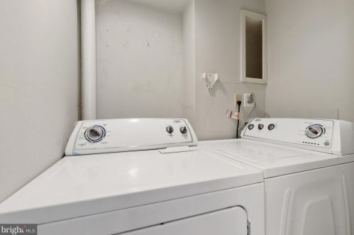 13763 Travilah Rd, Rockville MD 20850-3532 exterior