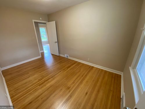 1629 Hazel St, Saint Paul MN 55119-4231 exterior