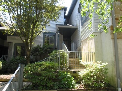 88 Overlook Dr, Hackettstown, NJ 07840-4613