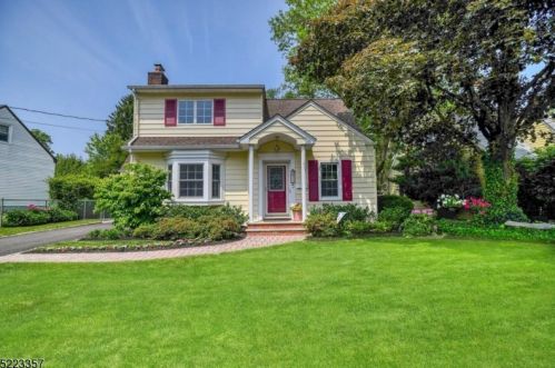 30 Munsee Dr, Cranford, NJ 07016-3460