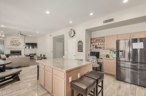 4564 Chisum Trl, Phoenix AZ  85050-8525 exterior