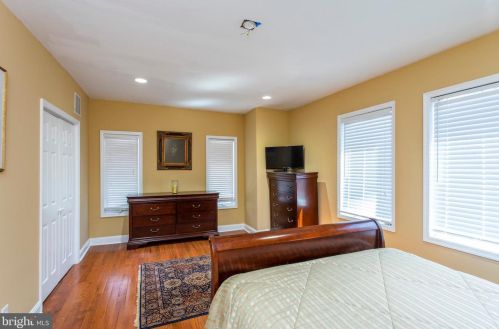 1000 18 St, Philadelphia PA 19140-3508 exterior