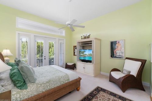 15238 Burnaby Dr, Naples FL 34110-7931 exterior