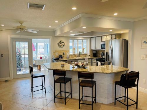 721 Calmoso Dr, Fort Pierce FL 34983-2208 exterior