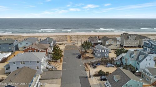 19 New Jersey Ave, Lavallette NJ 08735-2528 exterior