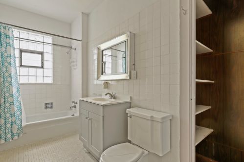 6417 Magnolia Ave, Chicago IL 60626-5306 exterior