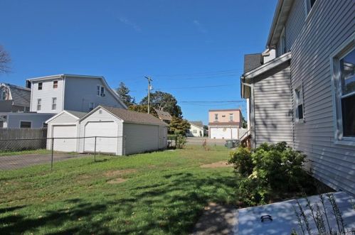 96 Stowe Ave, Milford CT 06460-6024 exterior