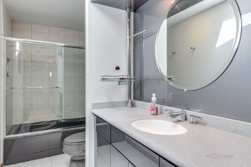 4848 Coyle Ave, Chicago IL 60645-3213 exterior