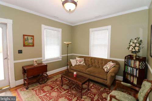 106 Spring St, Alexandria VA  22301-2136 exterior