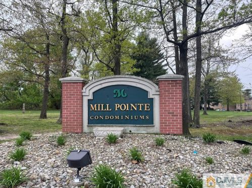 9 College Dr, Edison NJ  08817-5902 exterior