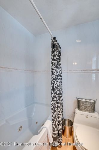 50 Farm Rd, Middletown NJ 07748-3703 exterior