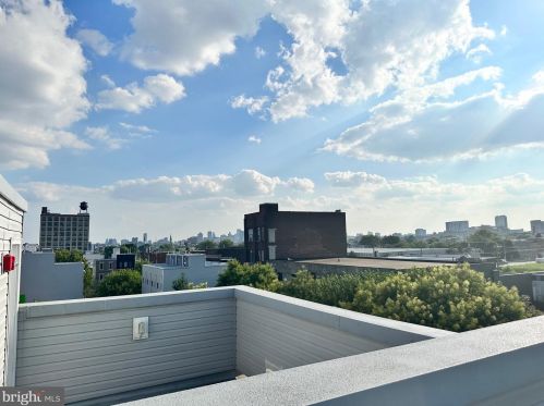 2240 2nd St, Philadelphia PA  19133-0033 exterior