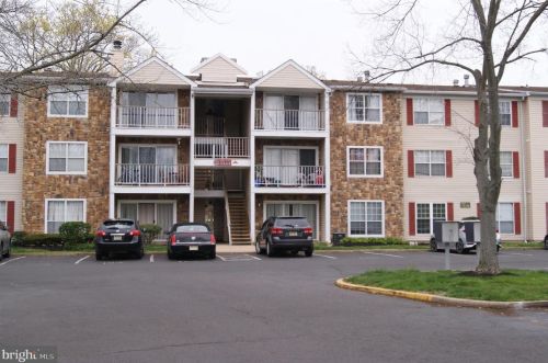 63 Aspen Ct, Trenton NJ  08619-4606 exterior