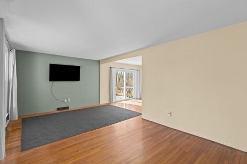 7481 School St, Concord NH  03307-0914 exterior