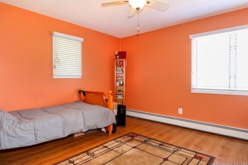 41 Brockett Farm Rd, North Haven CT 06473-3583 exterior