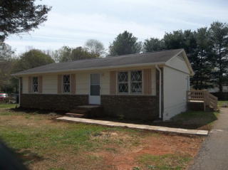 5457 Valley Field Rd, Hickory, NC 28602-5406