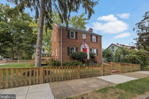 1004 Sigsbee Pl, Washington, DC 20017-1841