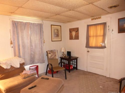 189 New Haven Ave, Derby CT 06418-2521 exterior