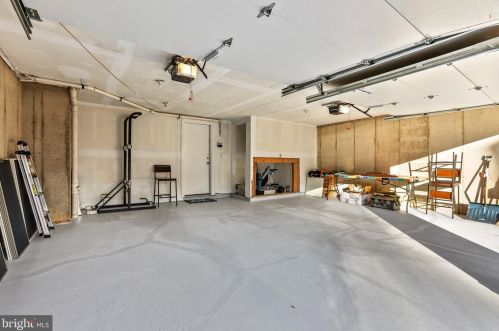 7 Hanover Ct, Princeton NJ 08540-7067 exterior