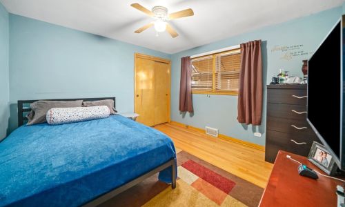 5838 59th St, Chicago IL 60629-3907 exterior