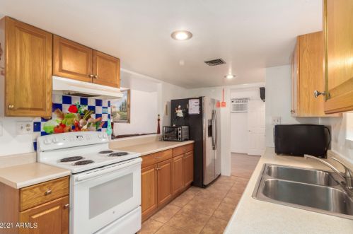 6628 19 St, Phoenix AZ 85022-5011 exterior