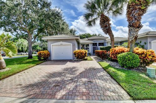9720 Crescent View Dr, Boynton Beach, FL 33437-5921