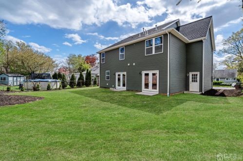 22 Stiles Rd, Edison NJ  08817-4137 exterior